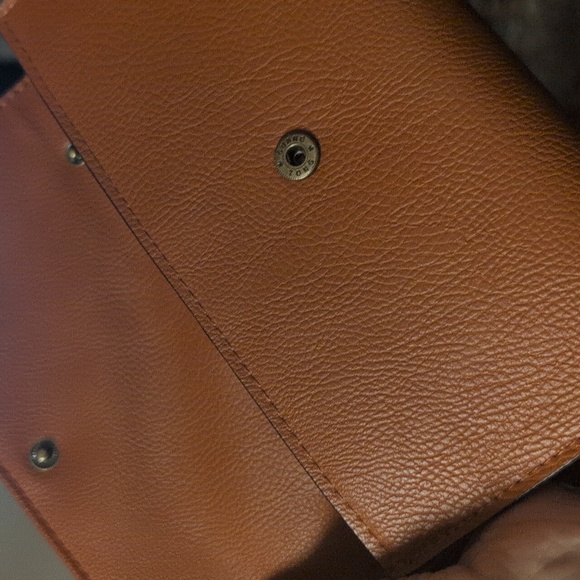 Universal Thread Leather Wallet - Picture 4 of 5